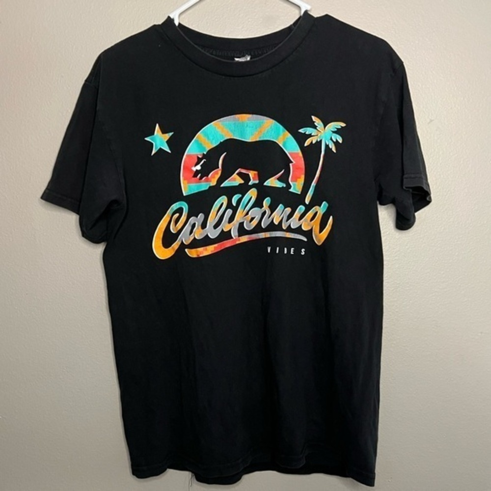 Tee style vintage California vibes black shirt size medium mq